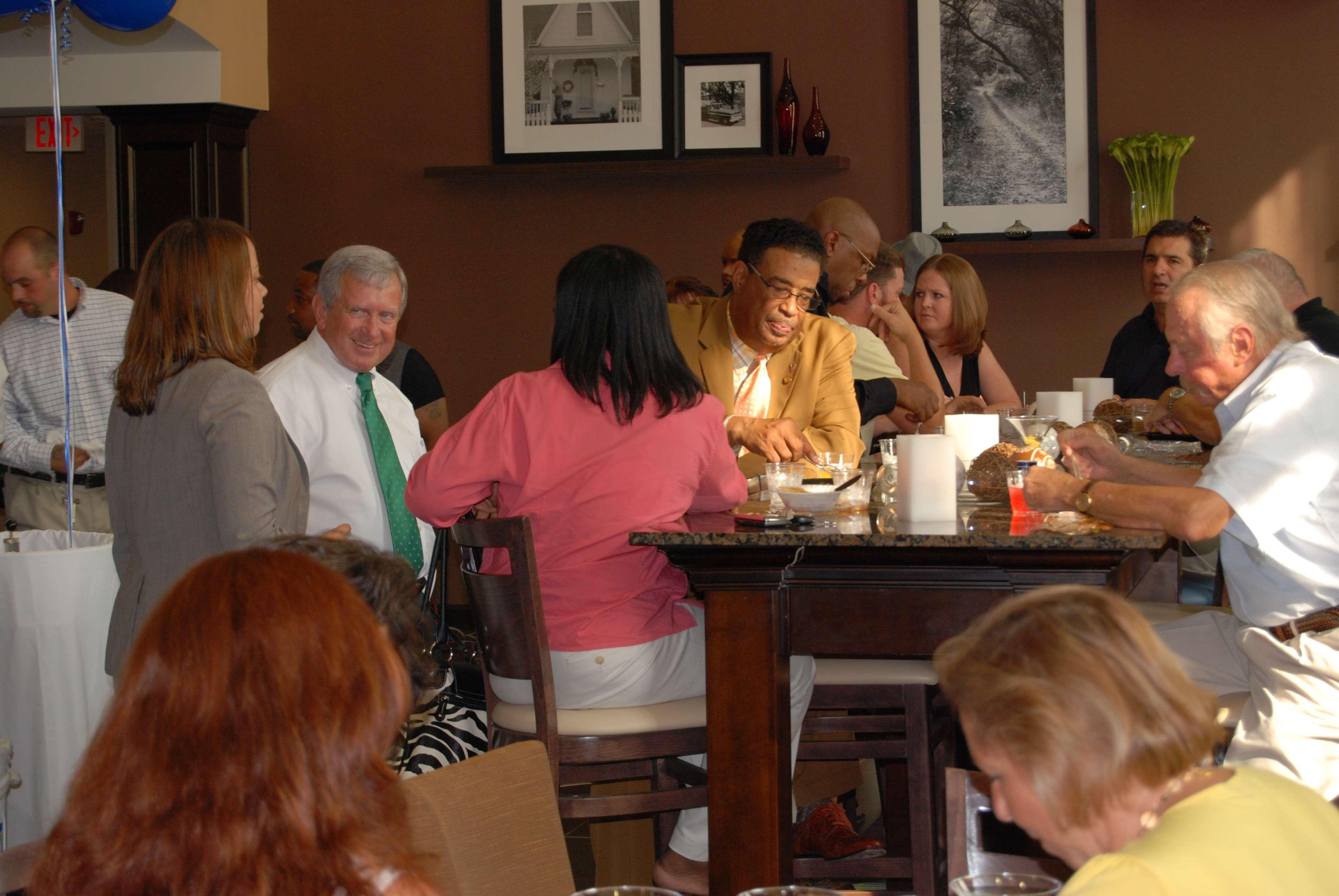 Hampton Inn & Suites Phenix City- Columbus Area Restoran fotoğraf